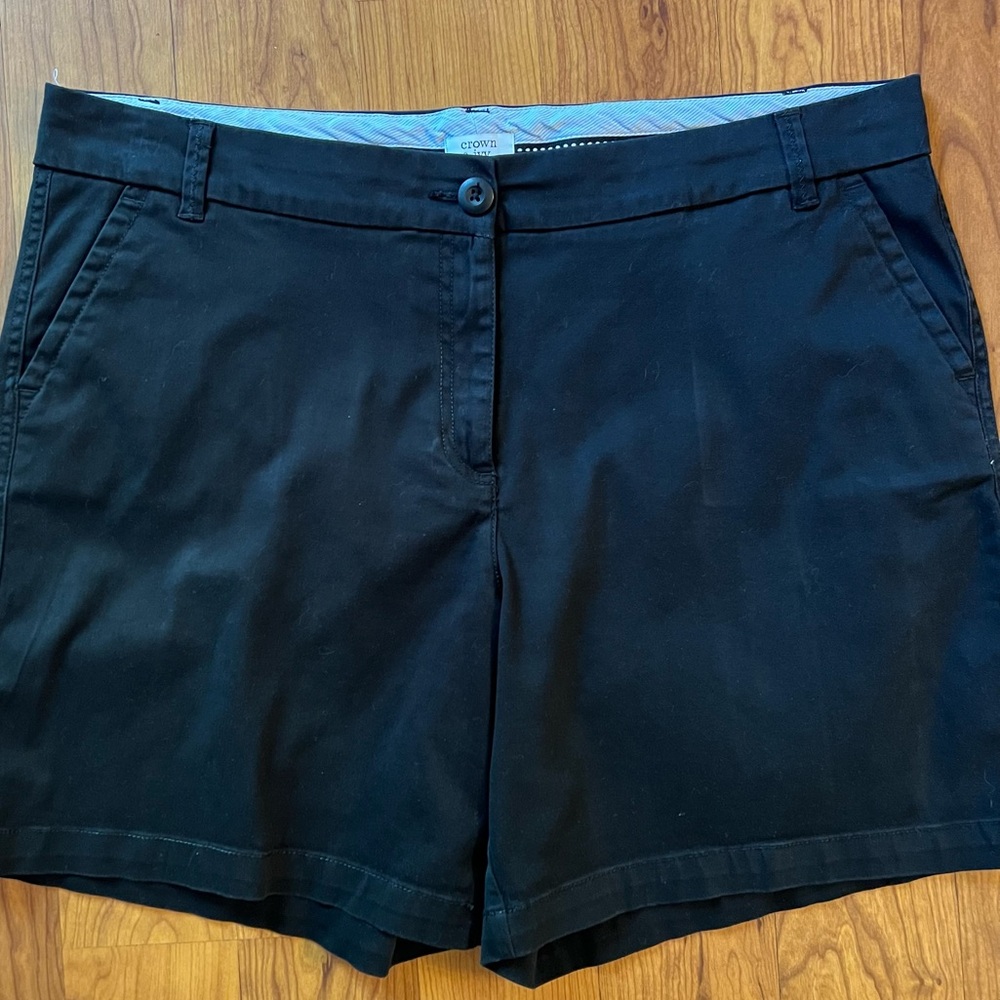crown & ivy Size 16 Black Caroline Shorts, EUC